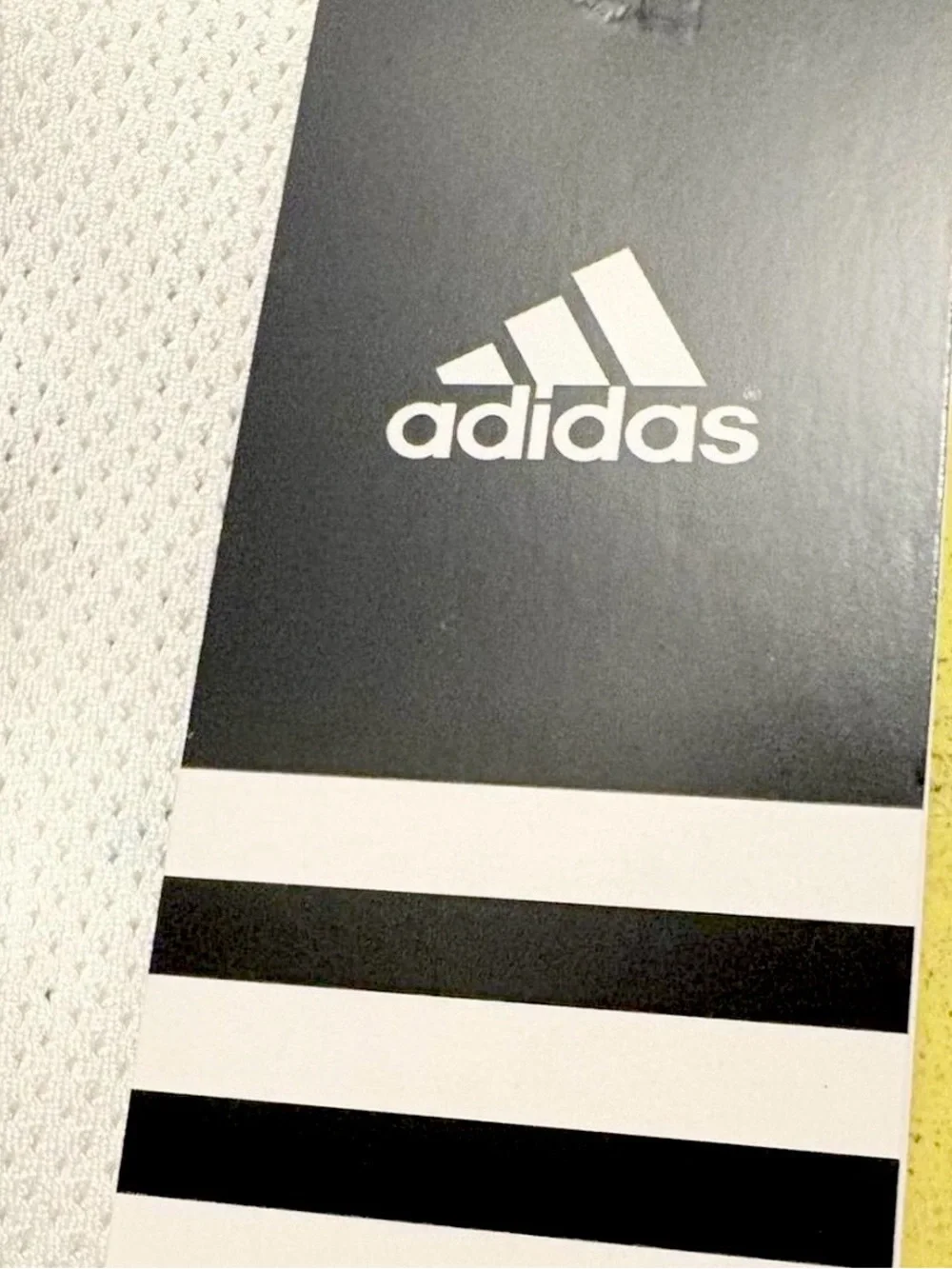 adidas TF IRONSKIN PAD KNEE in white Size XL it's only one.